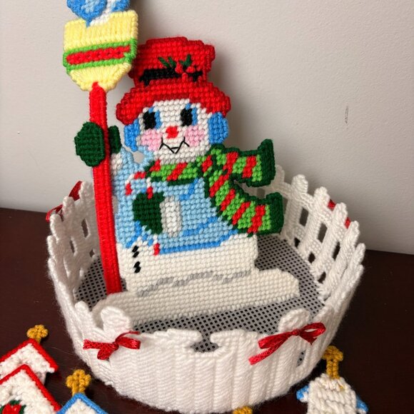 Complete Bucilla Snowman Christmas Candy Dish Plastic Canvas + Church Coasters - Picture 5 of 12